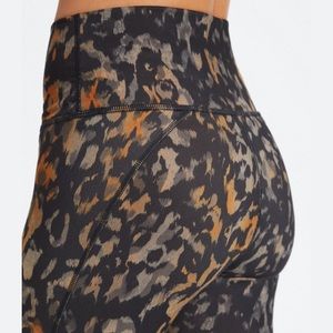 Fabletics Define Power Hold Legging